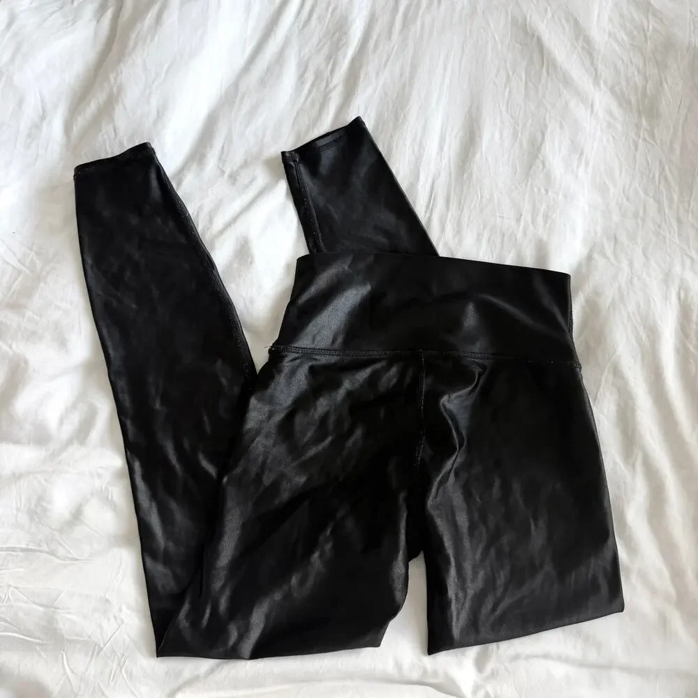 Alo Yoga High-Waist Shine‎ Legging in Anthracite Shine Size XS